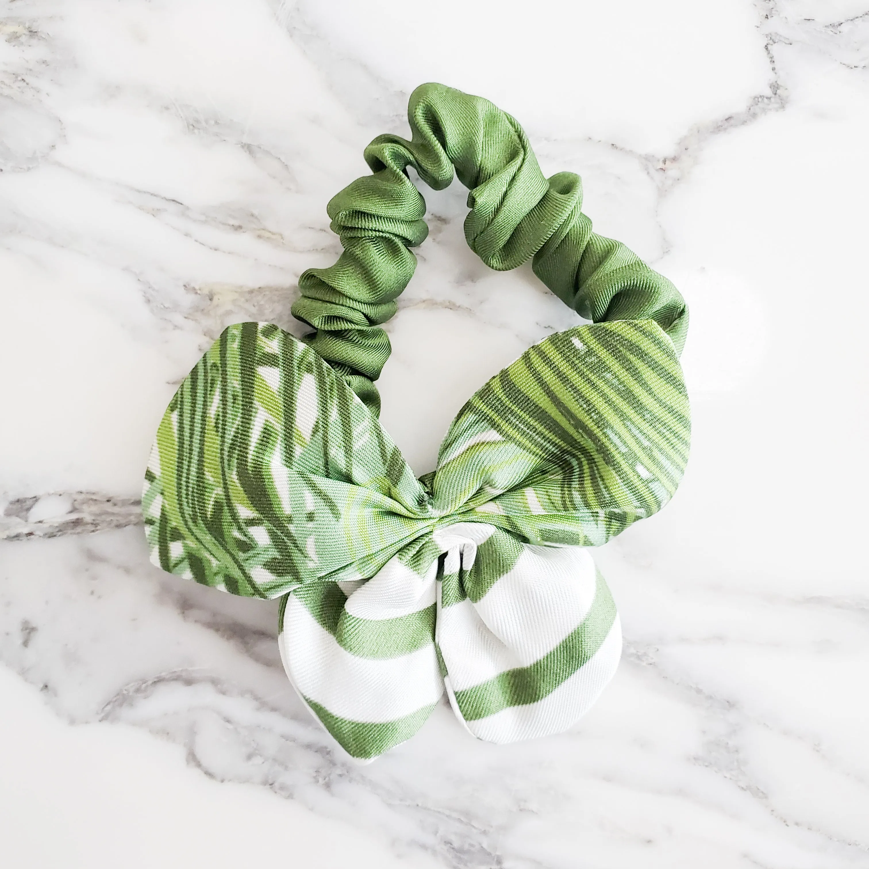 MININ PALMIER GREEN SCRUNCHIE