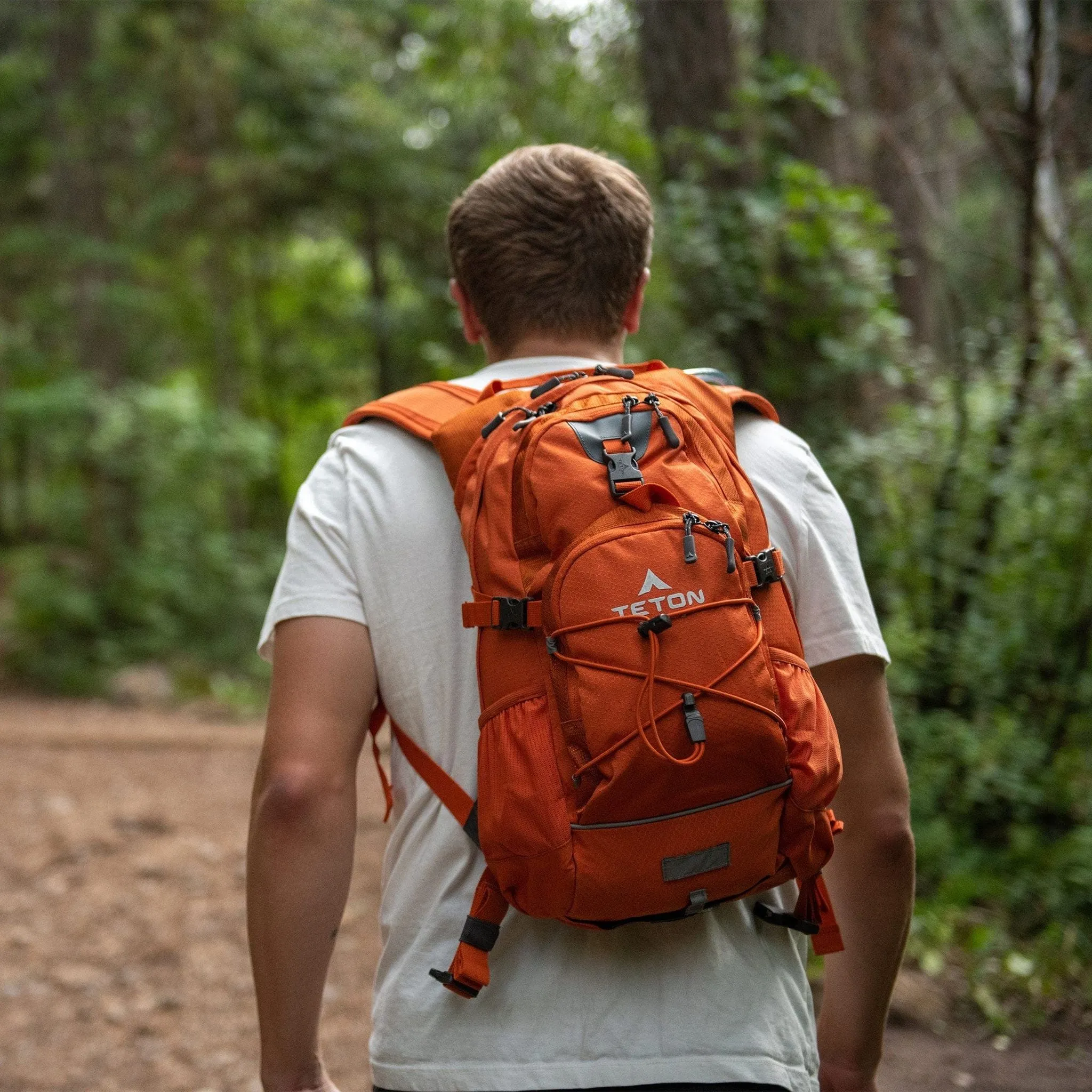 Teton Sports Oasis 18l Hydration Daypack with 2l Bladder in Burnt Orange